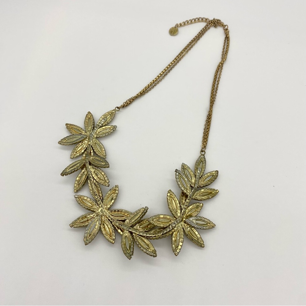 Talbots White Star Burst Flower Vintage Necklace - Picture 7 of 9